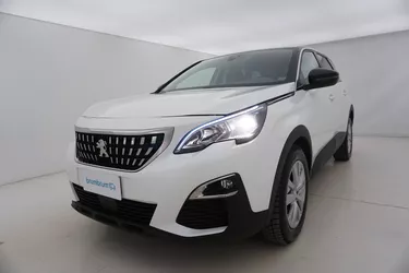 Peugeot 5008 Business EAT8 - 7 posti 1.5 Diesel 131CV Automatico Visione frontale