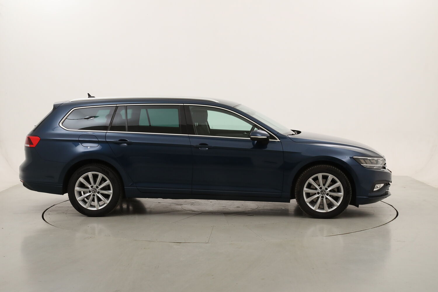 Volkswagen Passat Variant Business DSG usata del 2021 con 96.107 km