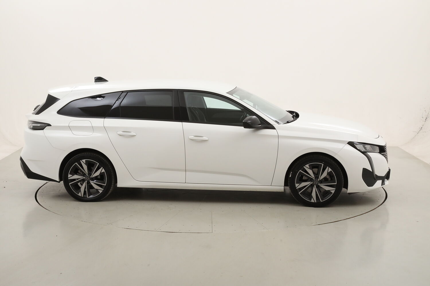 Peugeot 308 SW Allure EAT8 usata del 2022 con 103.051 km