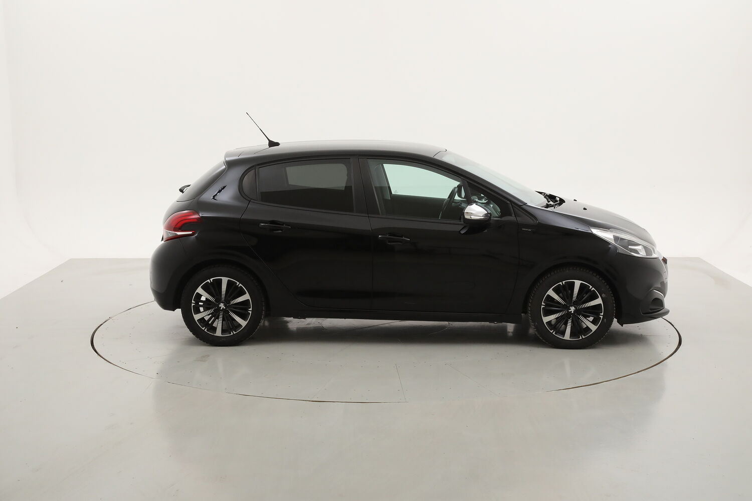 Peugeot 208 Signature usata del 2019 con 46.043 km