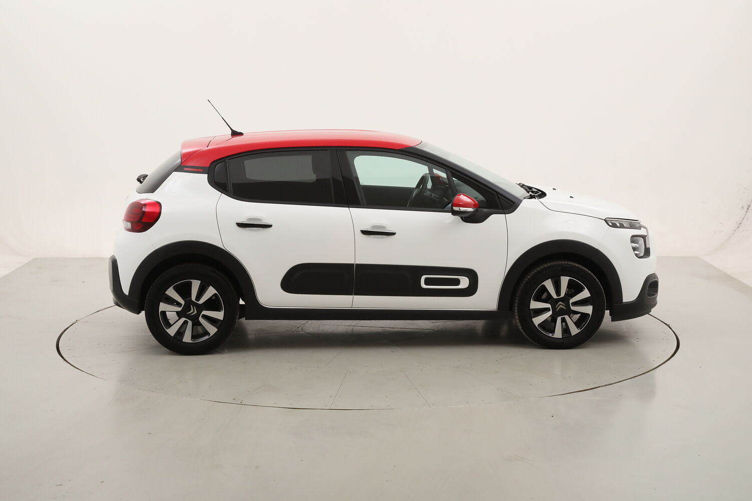 Citroen C3 Shine usata del 2023 con 21.230 km