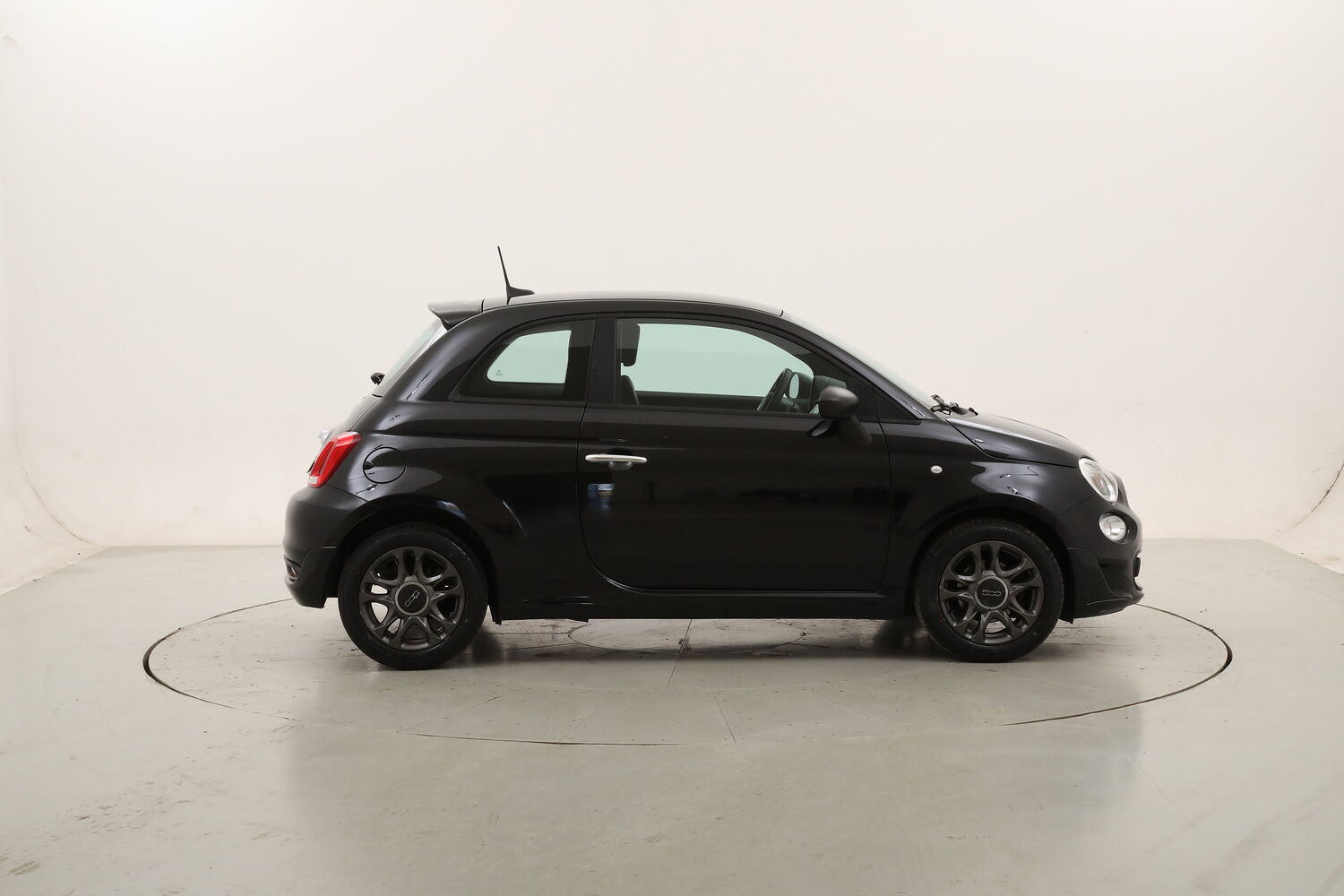 Fiat 500 Hybrid Connect usata del 2022 con 73.721 km