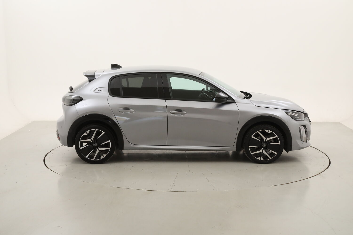 Peugeot 208 Hybrid GT e-DCS6 usata del 2024 con 12.118 km
