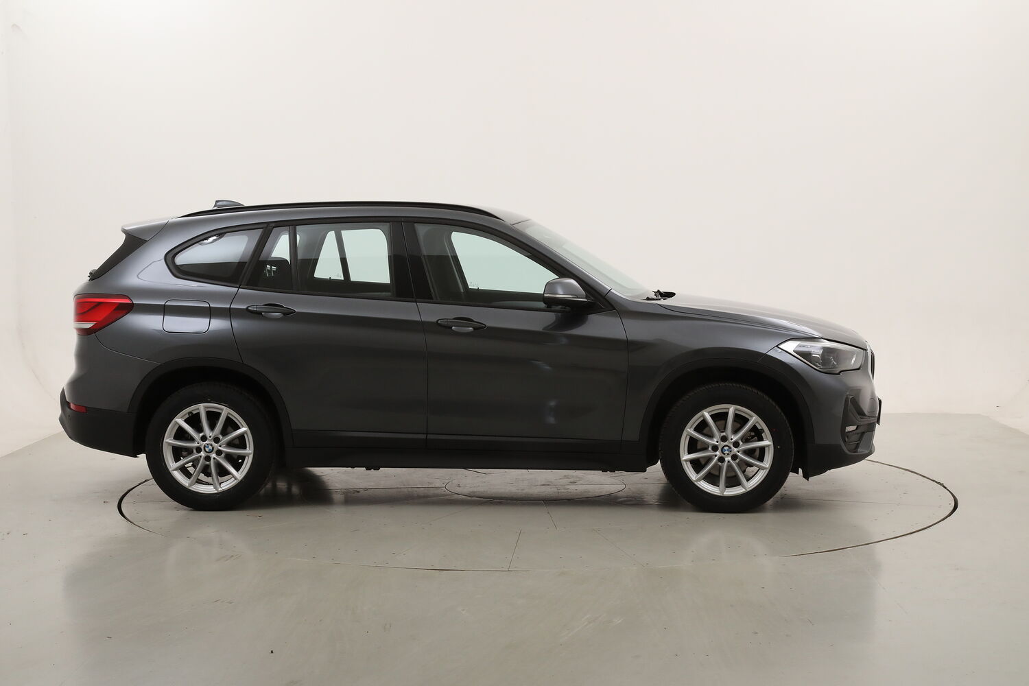 BMW X1 16d sDrive Advantage usata del 2022 con 115.332 km