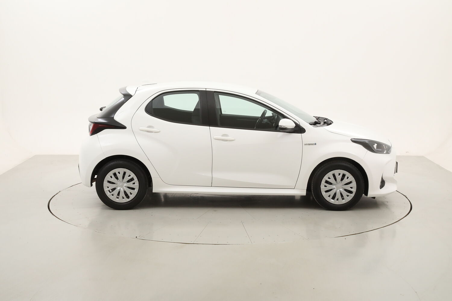 Toyota Yaris Hybrid Business usata del 2021 con 97.222 km