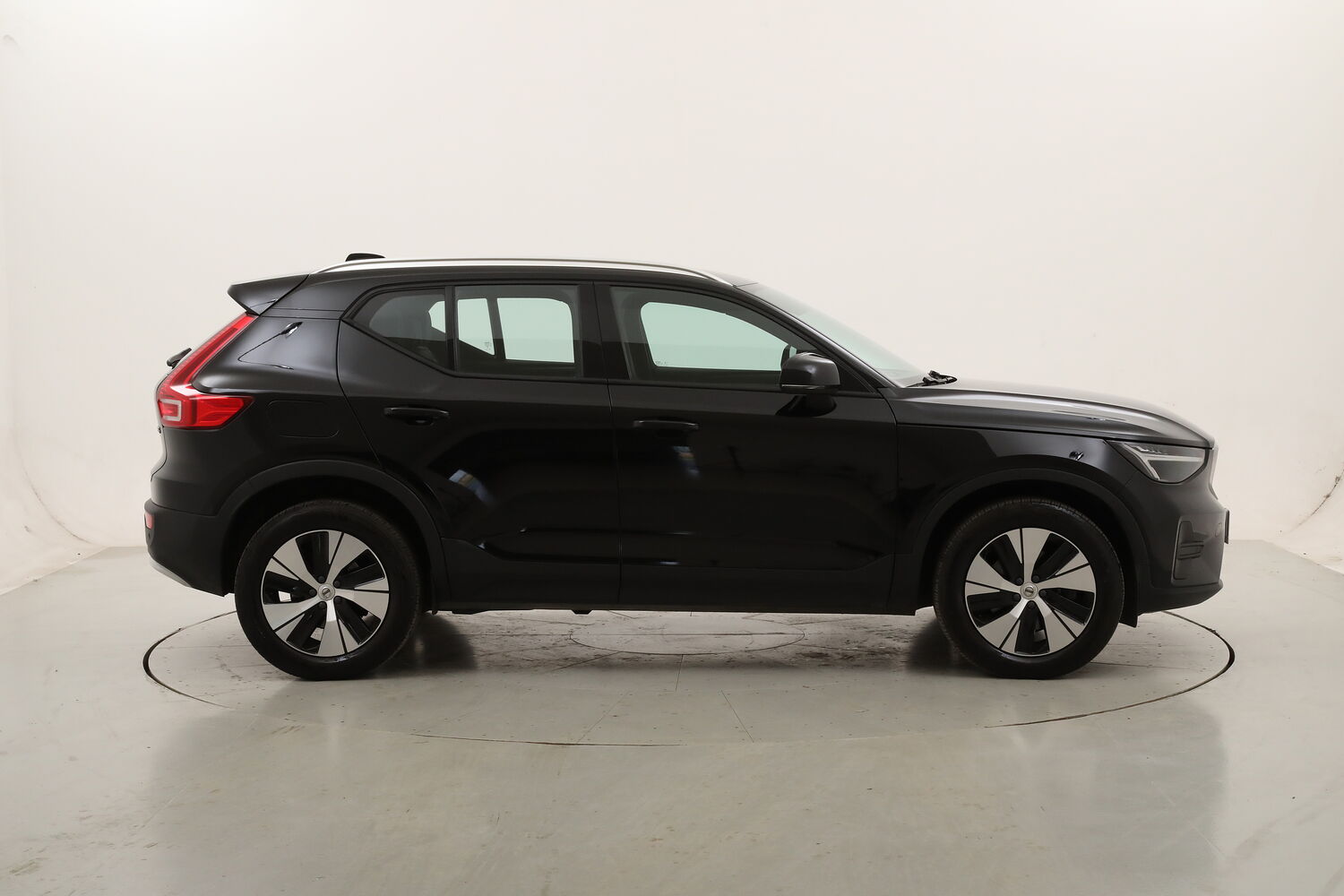 Volvo XC40 Core usata del 2023 con 105.201 km