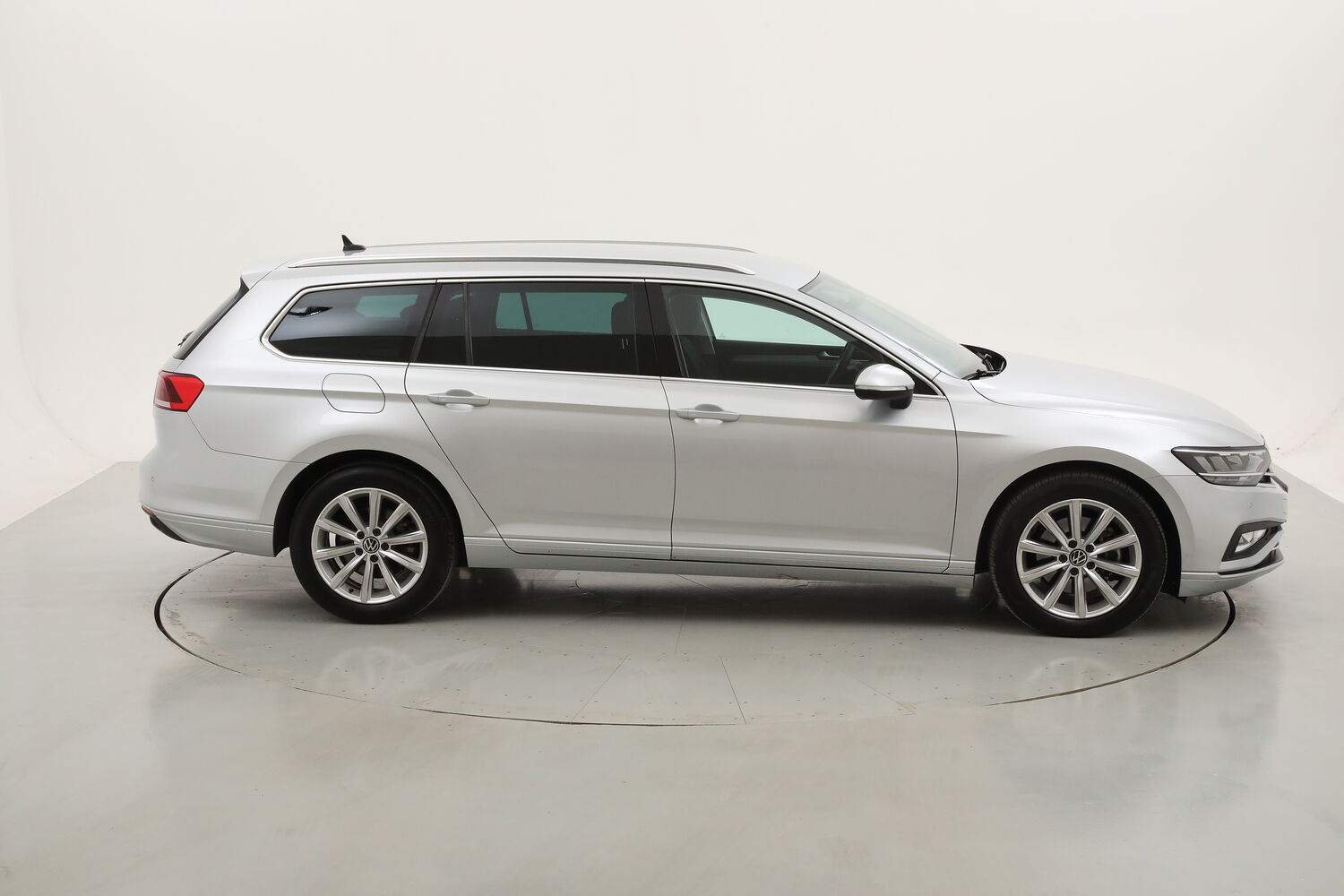 Volkswagen Passat Variant Business DSG usata del 2020 con 94.792 km