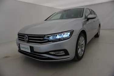 Volkswagen Passat Variant Business DSG 2.0 Diesel 150CV Automatico Visione frontale