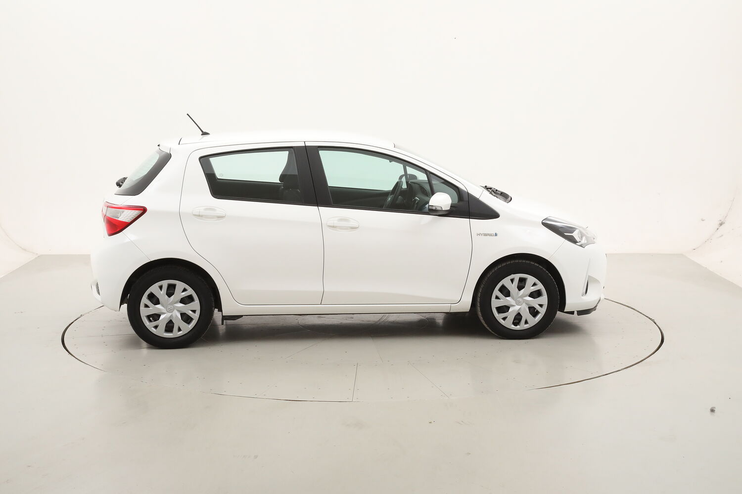 Toyota Yaris Hybrid Business usata del 2018 con 14.349 km