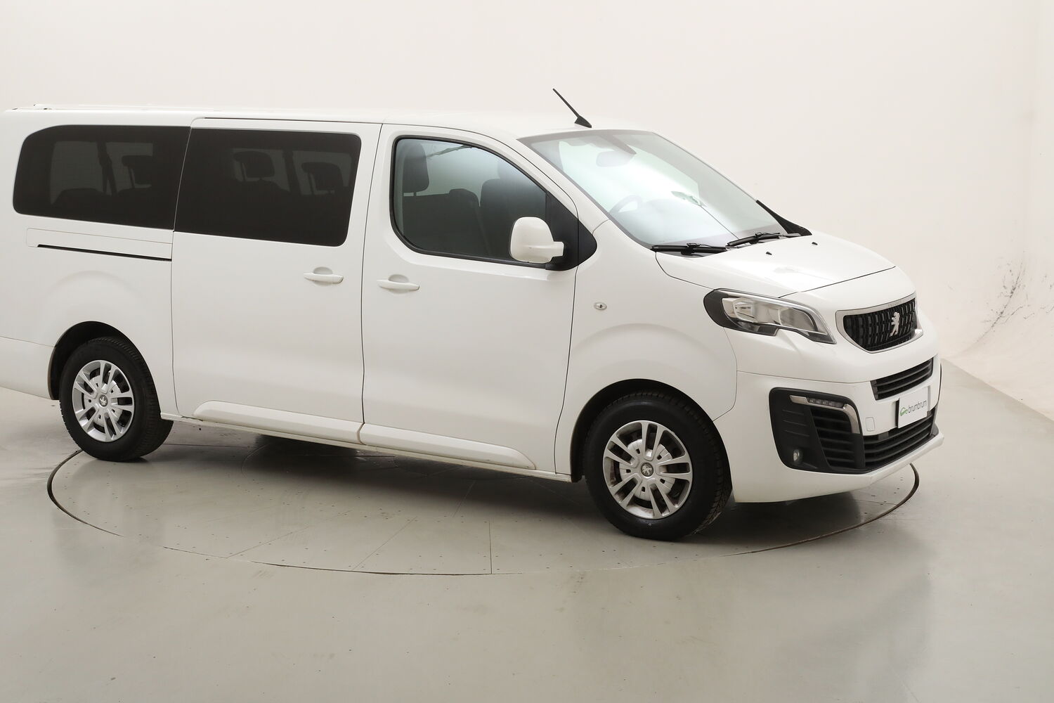Peugeot Traveller Business Long - 9 POSTI usata del 2020 con 110.951 km
