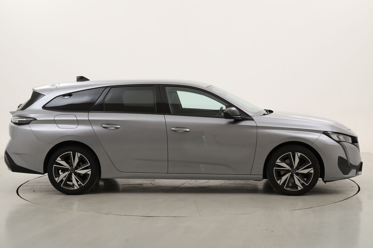 Peugeot 308 Allure EAT8 usata del 2022 con 101.508 km