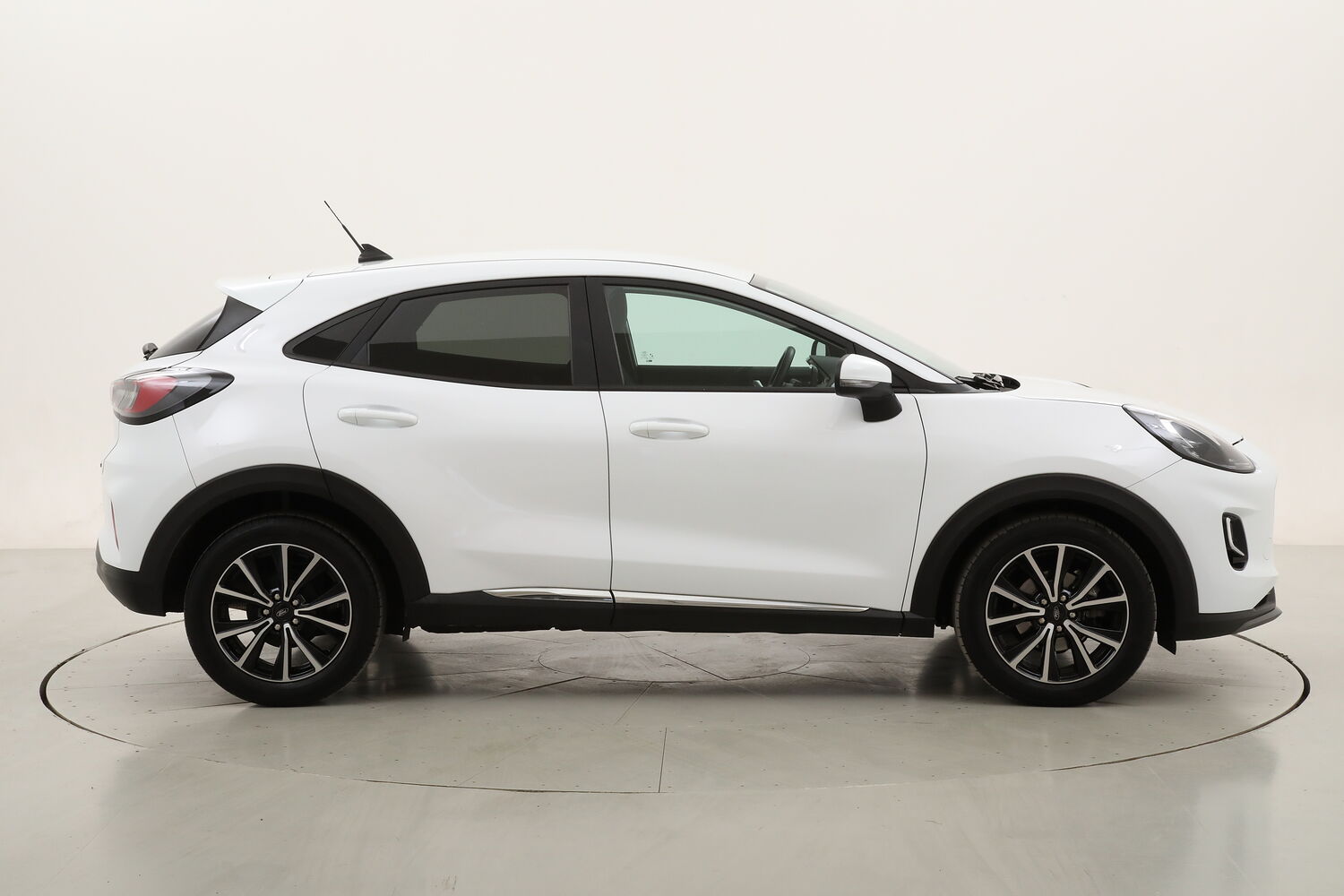 Ford Puma Hybrid Titanium Design usata del 2022 con 66.423 km