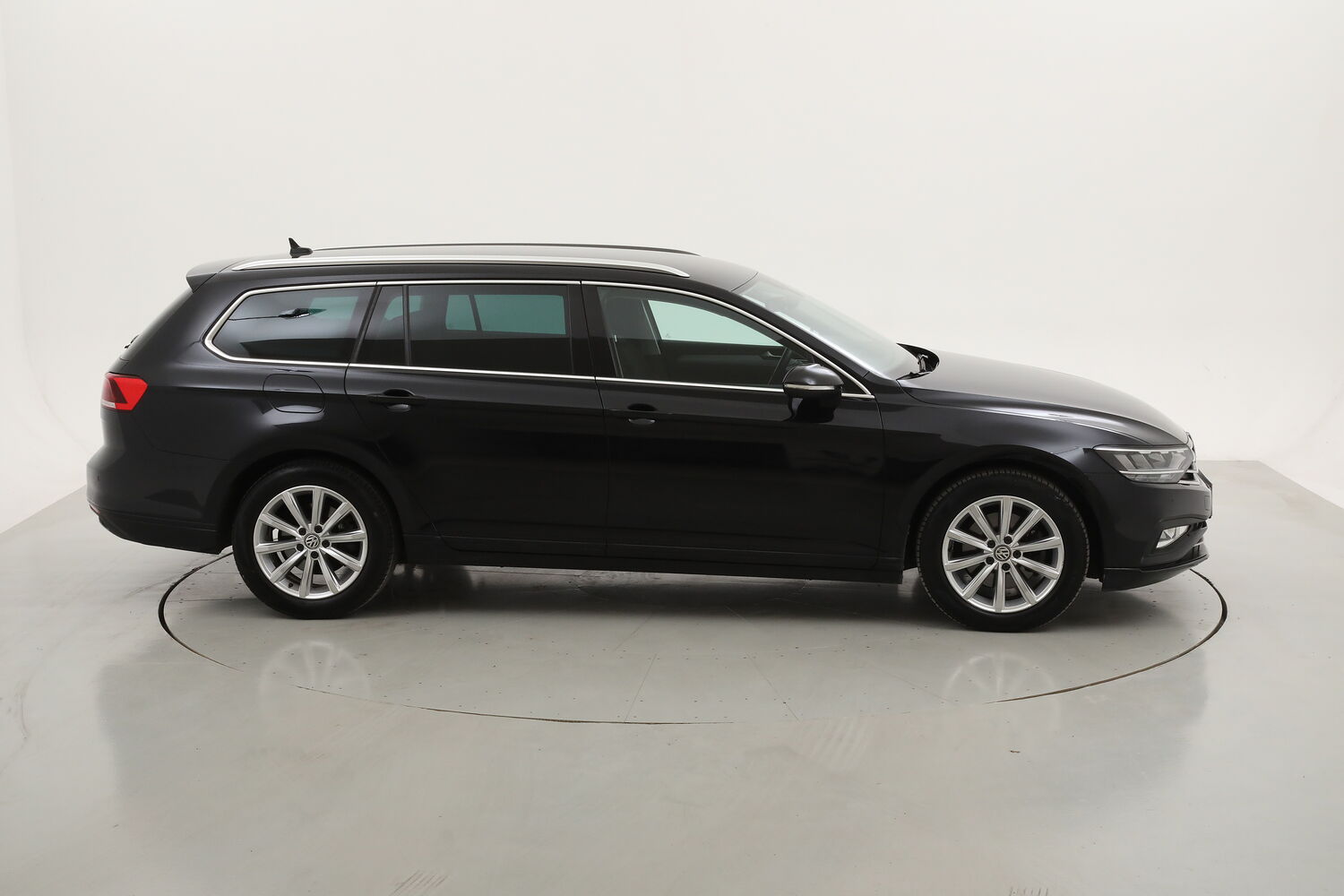 Volkswagen Passat Variant Business DSG usata del 2020 con 118.804 km