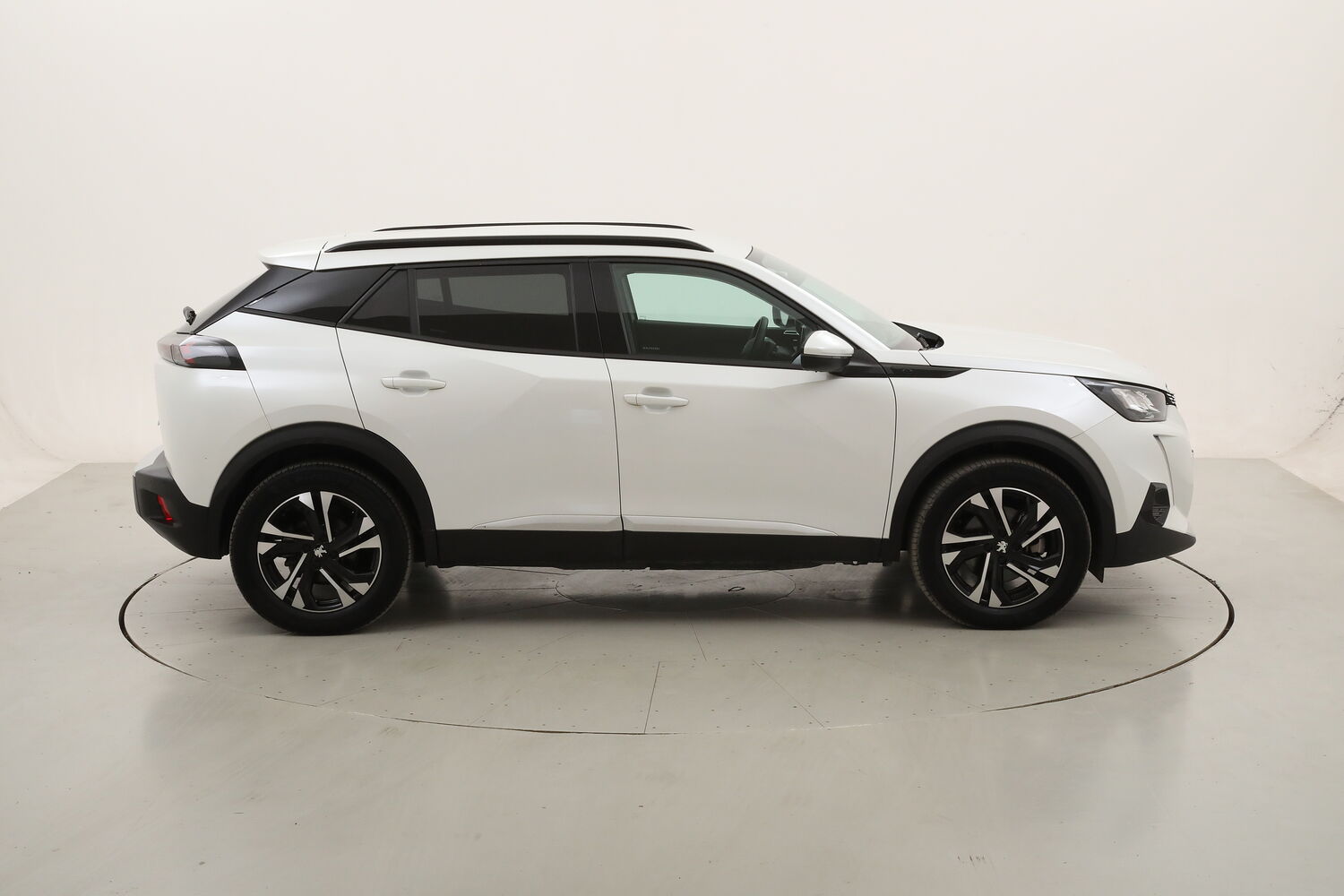 Peugeot 2008 Allure Pack usata del 2021 con 29.155 km