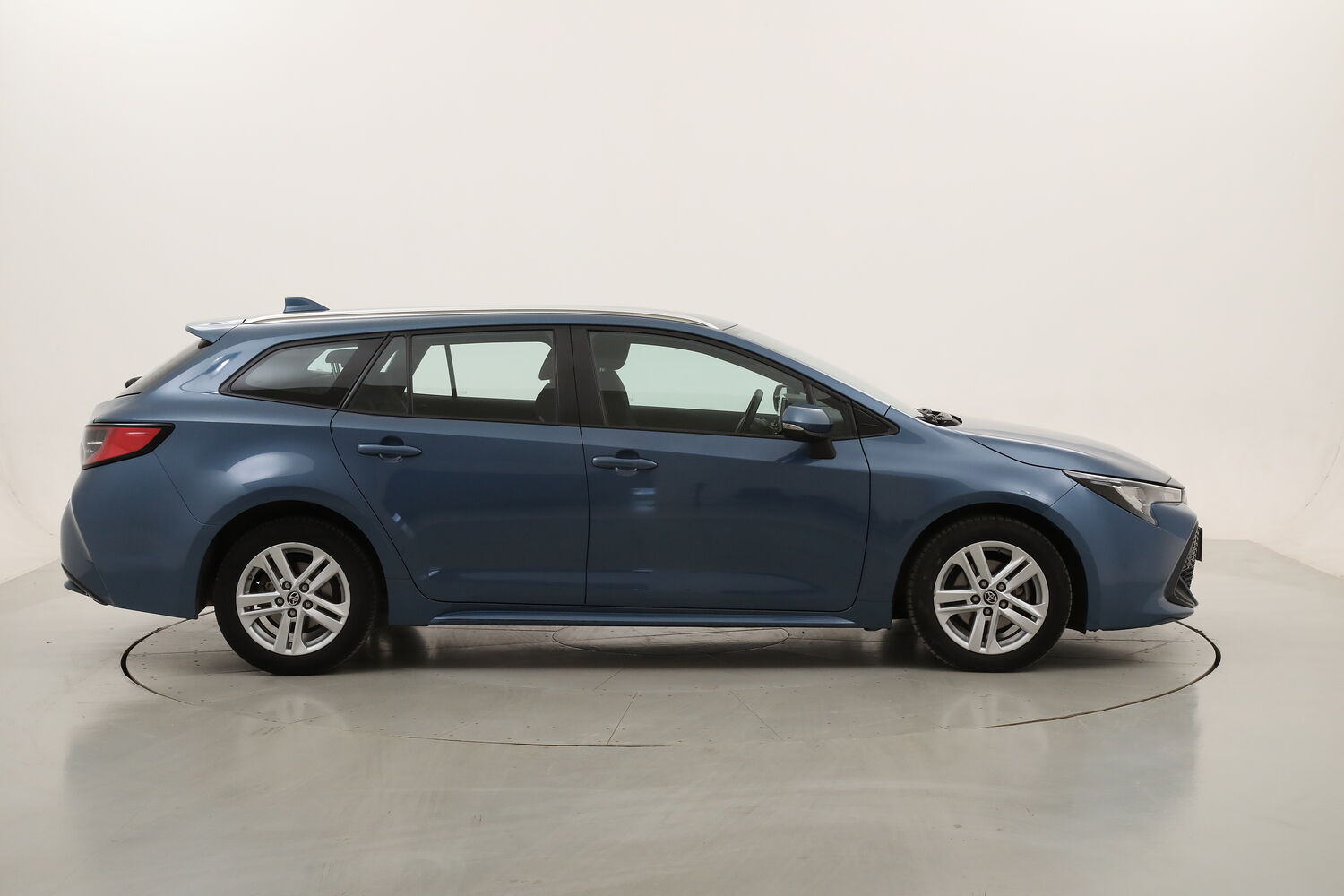 Toyota Corolla TS Hybrid Active usata del 2022 con 119.126 km
