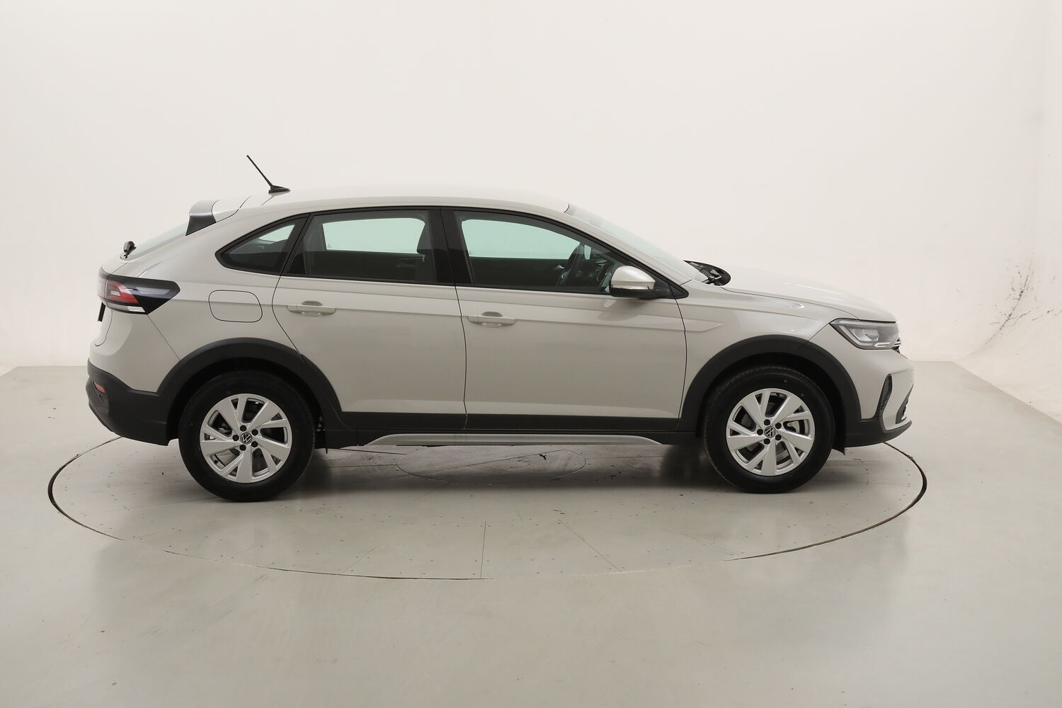 Volkswagen Taigo Life DSG usata del 2024 con 362 km