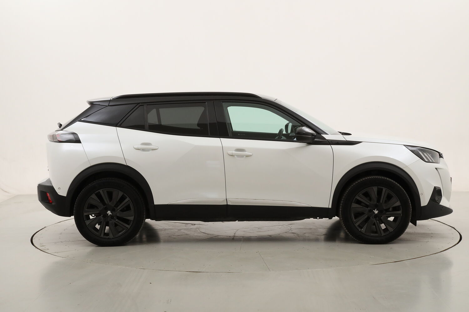 Peugeot 2008 GT usata del 2020 con 18.928 km