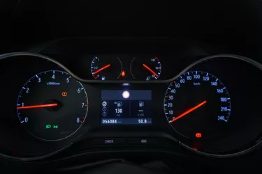 Opel Crossland Elegance AT6 1.5 Diesel 120CV Automatico Interni
