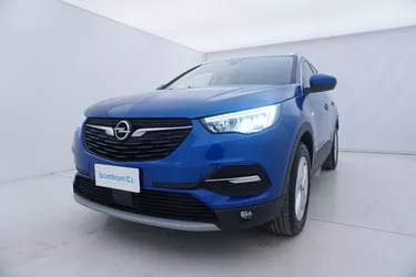 Opel Grandland Innovation AT8 1.5 Diesel 131CV Automatico Visione frontale