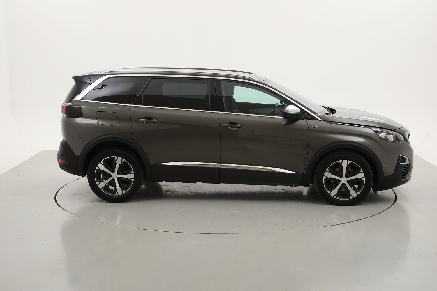 Peugeot 5008 GT EAT8 usata del 2019 con 107.808 km