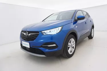 Opel Grandland Elegance AT8 1.5 Diesel 131CV Automatico Visione frontale