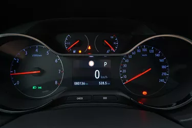 Opel Grandland Elegance AT8 1.5 Diesel 131CV Automatico Interni