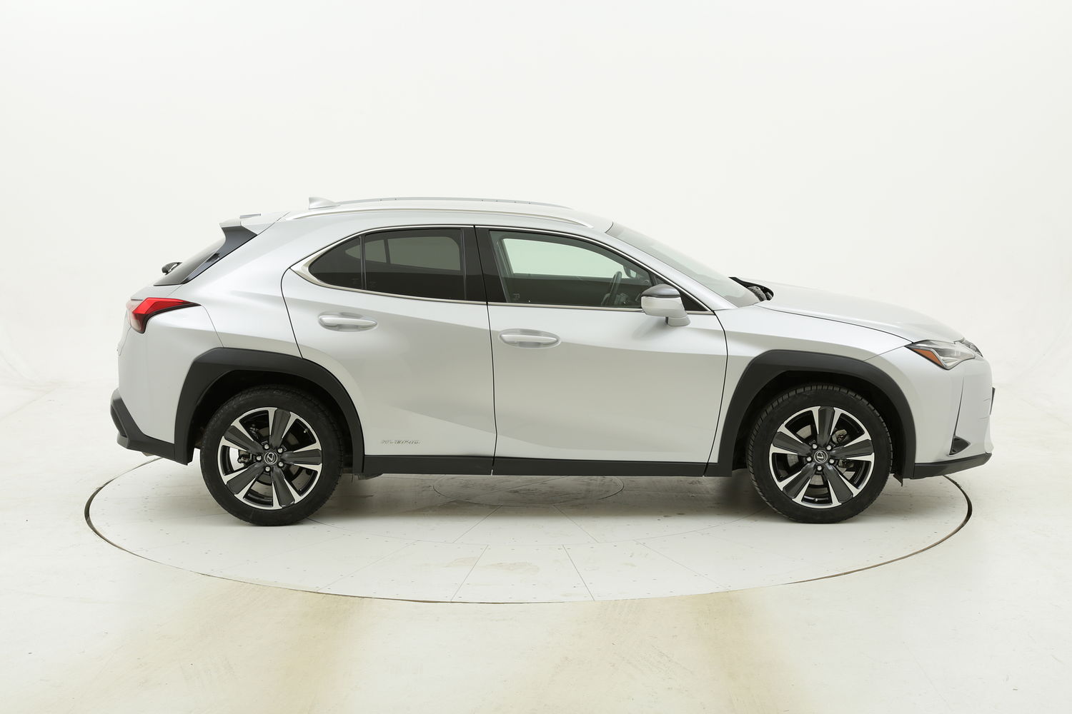 Lexus UX Luxury 4WD usata del 2021 con 5.988 km