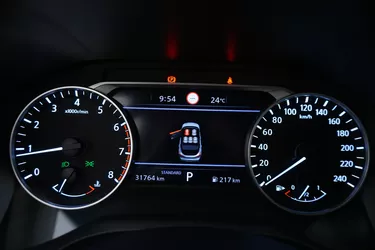 Nissan Qashqai Hybrid Business Xtronic 1.3 Mild Hybrid 158CV Automatico Interni