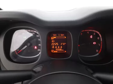 Fiat Panda Hybrid Cross 1.0 Mild Hybrid 69CV Manuale Interni