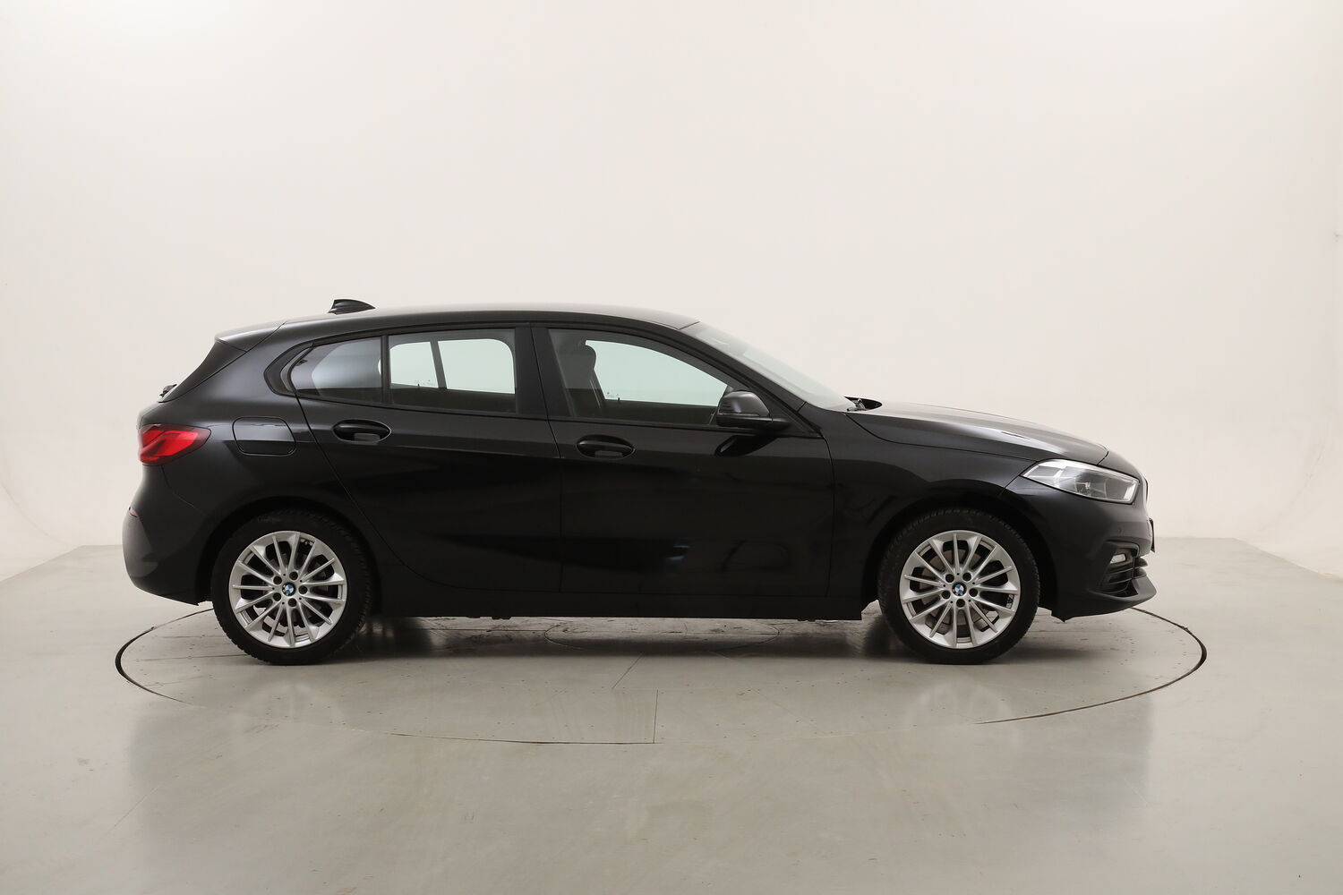 BMW Serie 1 116d Business Advantage usata del 2023 con 121.102 km