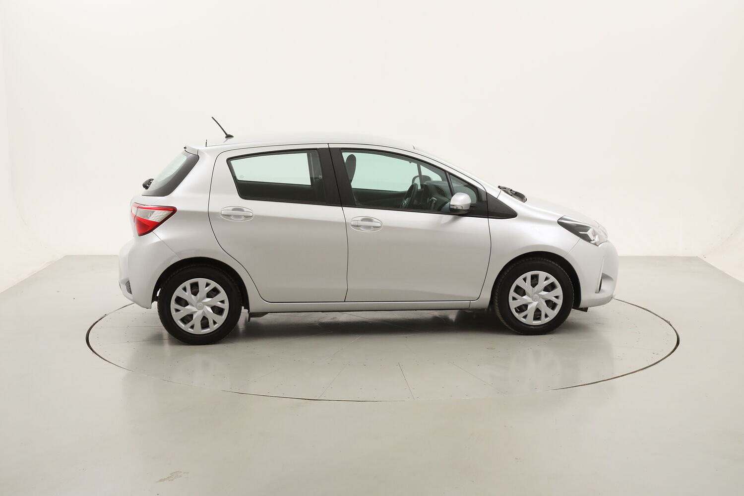 Toyota Yaris Hybrid Business usata del 2017 con 91.155 km