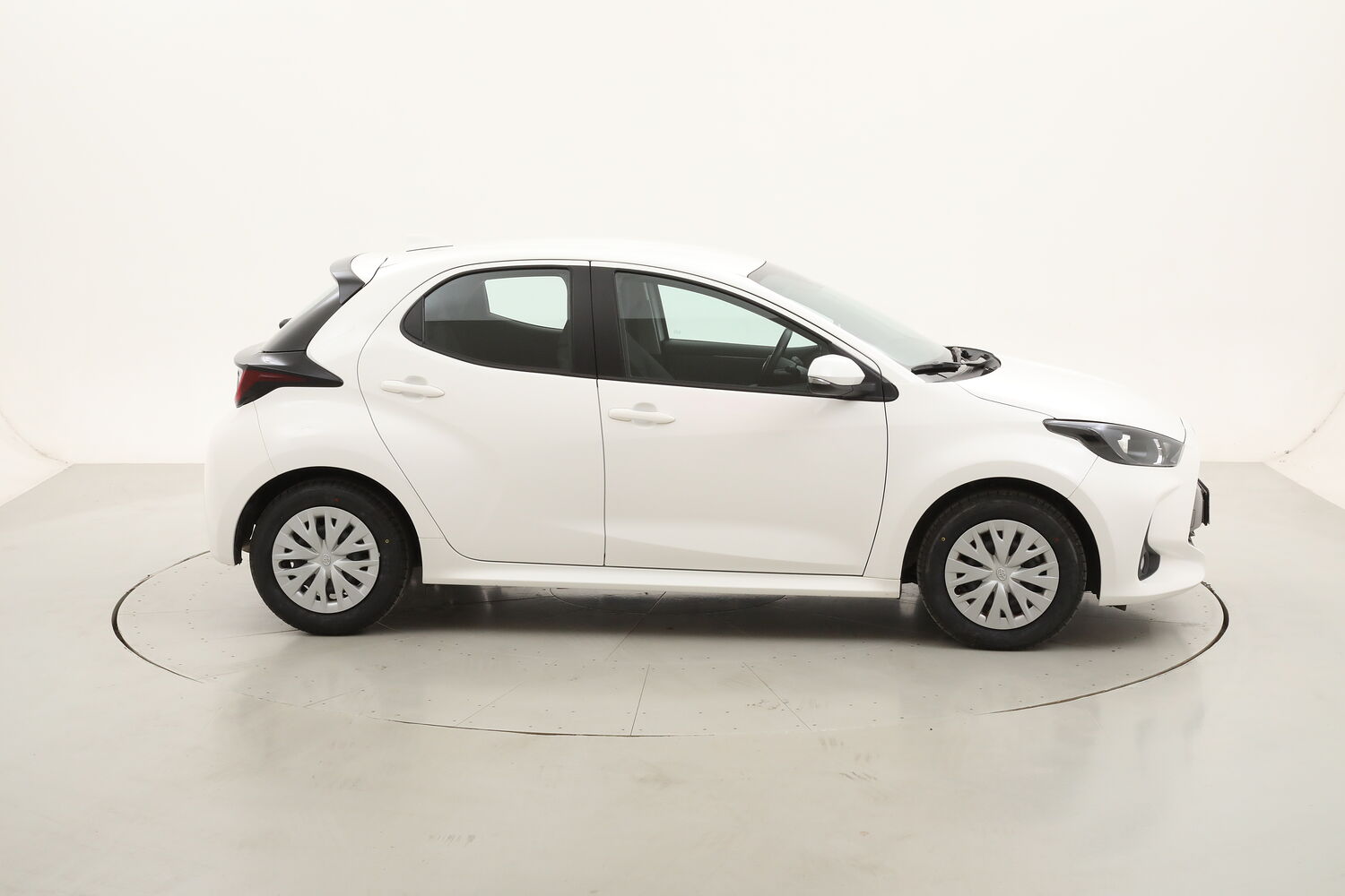 Toyota Yaris Hybrid Business usata del 2022 con 39.254 km