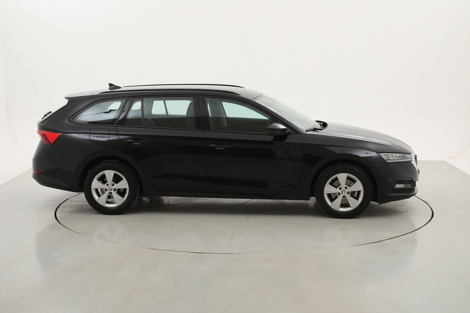 Skoda Octavia Wagon Executive DSG usata del 2023 con 39.271 km