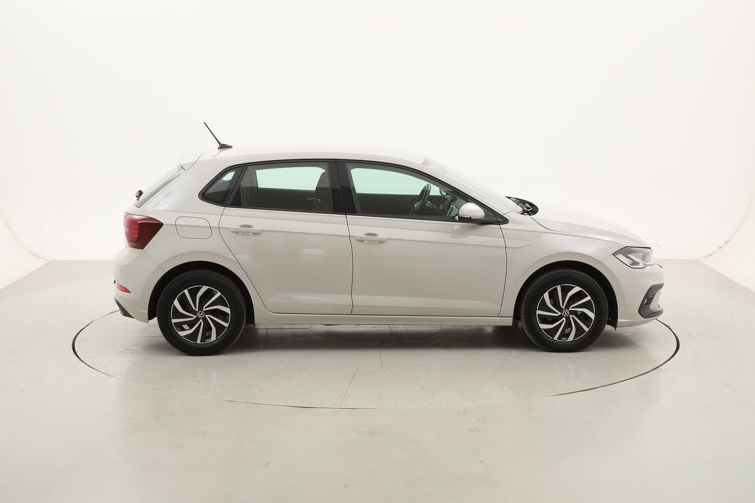 Volkswagen Polo Life usata del 2023 con 71.620 km