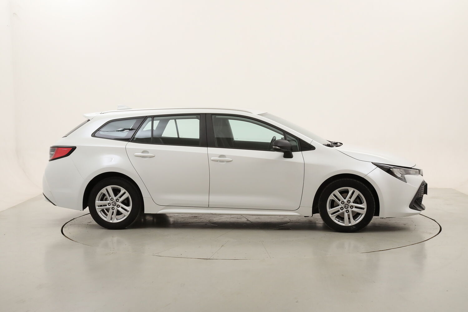 Toyota Corolla Touring Sports Hybrid Business usata del 2022 con 107.536 km