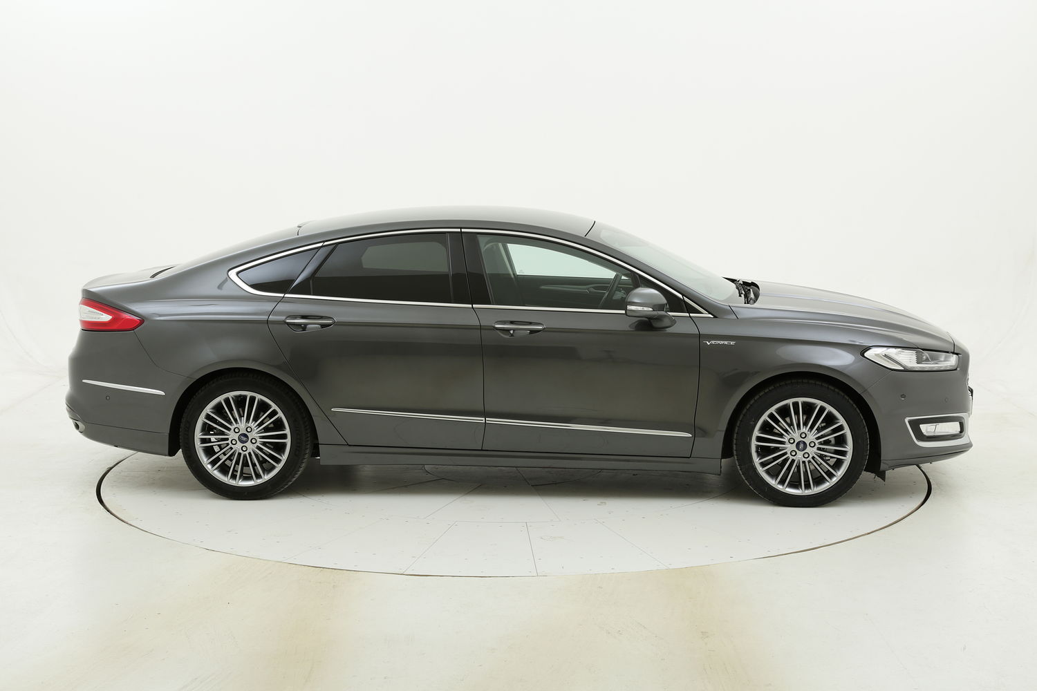 Ford Mondeo Hybrid Vignale usata del 2019 con 28.263 km