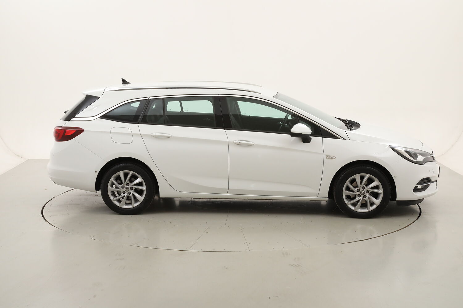 Opel Astra ST Business Elegance AT9 usata del 2019 con 96.899 km