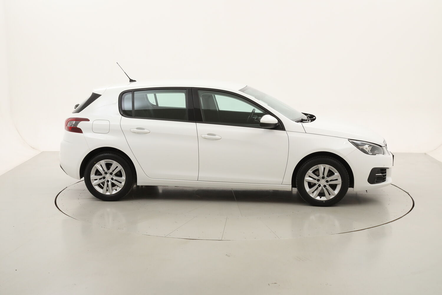 Peugeot 308 Active Business EAT8 usata del 2021 con 103.325 km