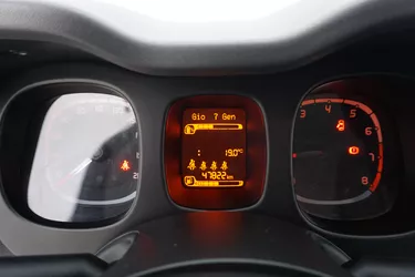Fiat Panda Hybrid City Life 1.0 Mild Hybrid 70CV Manuale Interni
