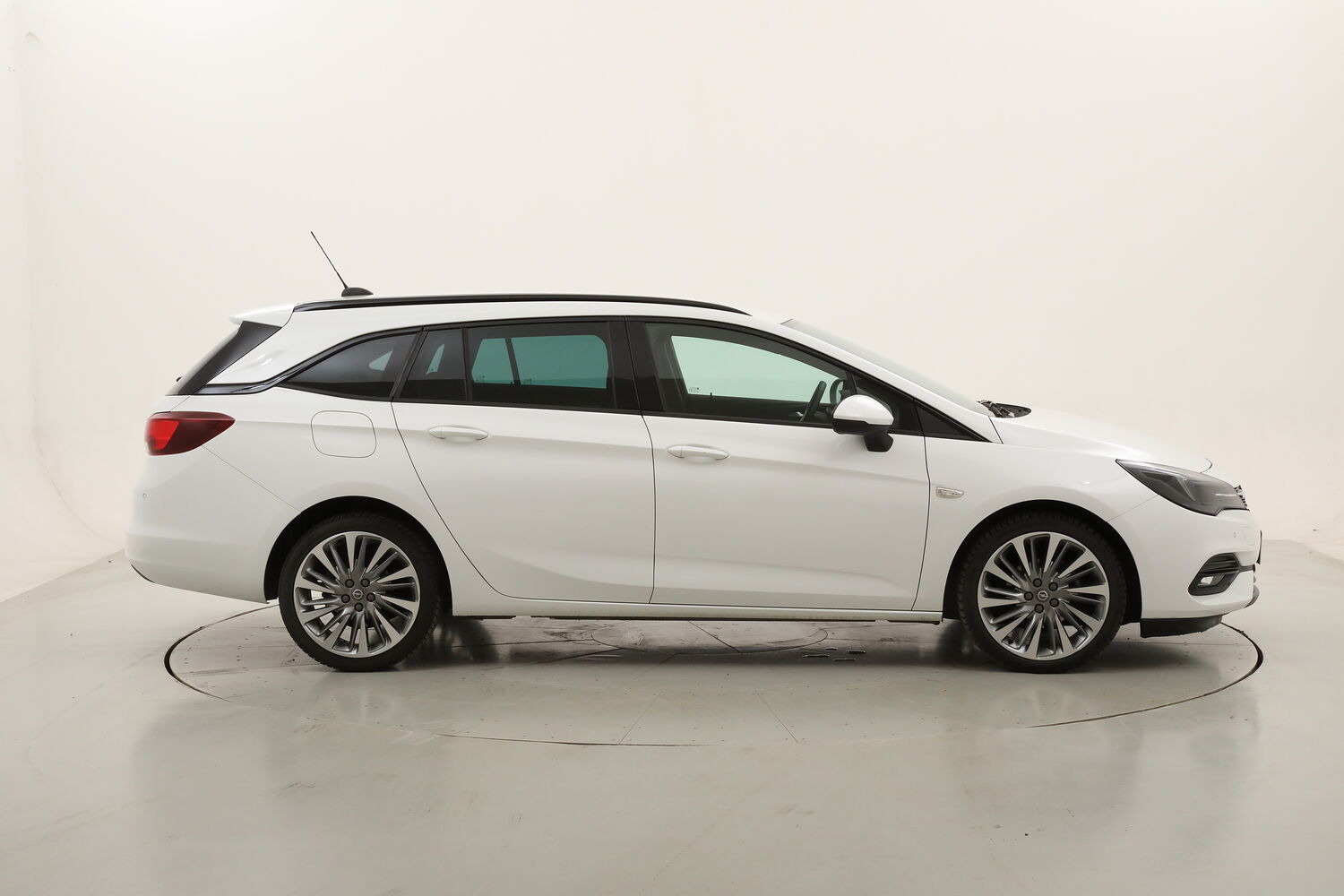 Opel Astra GS Line usata del 2020 con 127.602 km