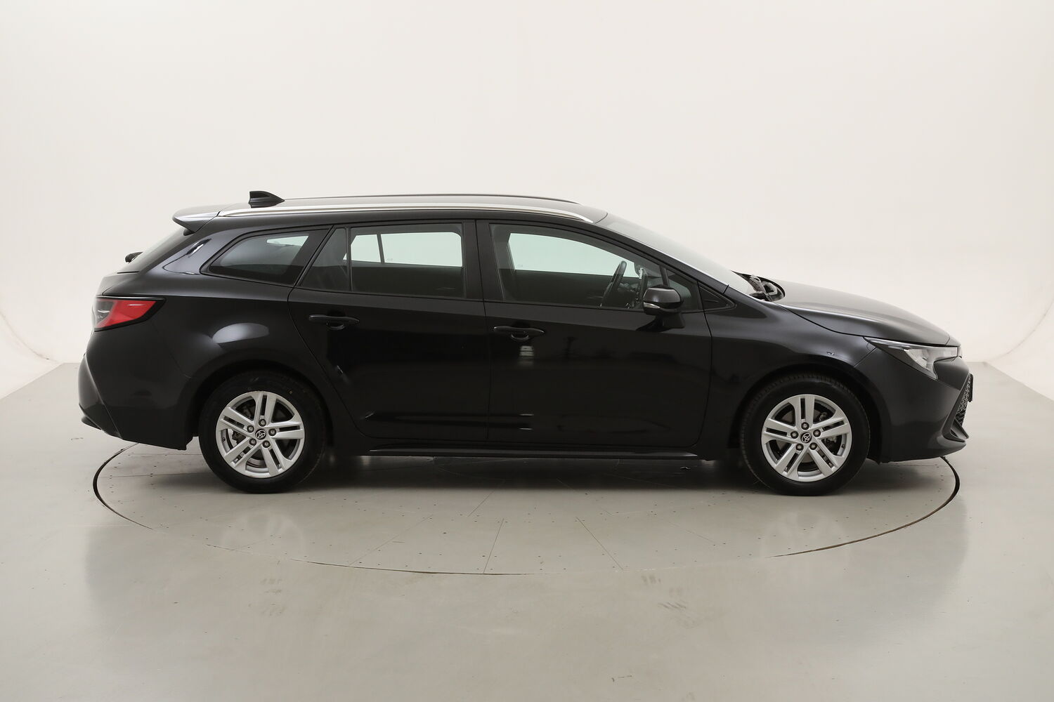 Toyota Corolla TS Hybrid Business usata del 2022 con 47.103 km