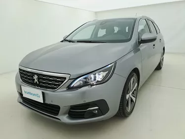 Peugeot 308 SW Allure EAT8 1.5 Diesel 131CV Automatico Visione frontale