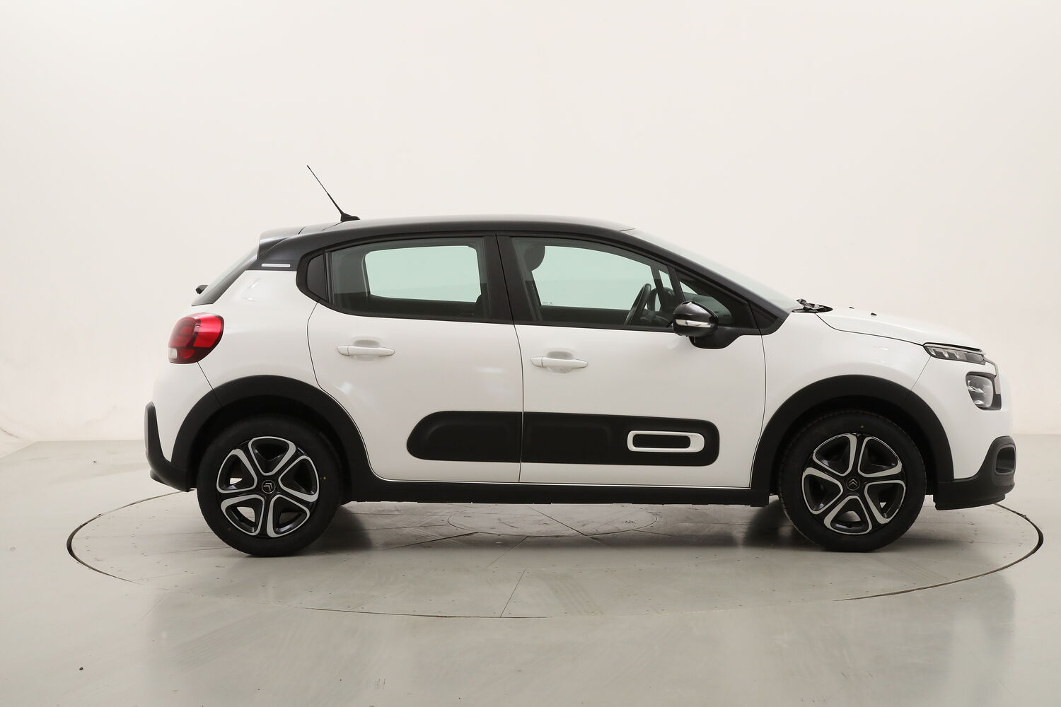 Citroen C3 Shine usata del 2022 con 49.579 km