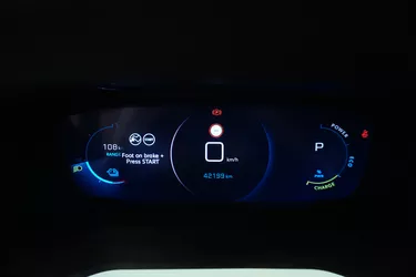 Peugeot 2008 GT Elettrico 136CV Automatico Interni