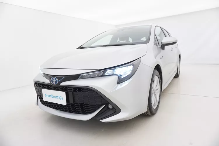 Toyota Corolla TS Hybrid Business 1.8 Full Hybrid 122CV Automatico Visione frontale Toyota Corolla TS Hybrid Business 1.8 Full Hybrid 122CV Automatico Visione frontale
