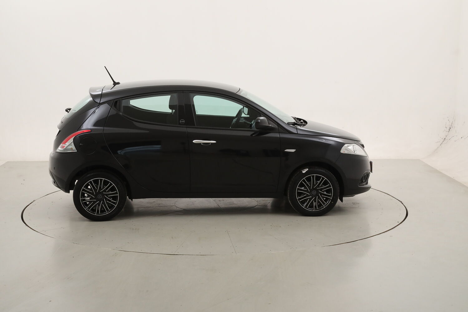 Lancia Ypsilon Hybrid Gold usata del 2021 con 71.530 km