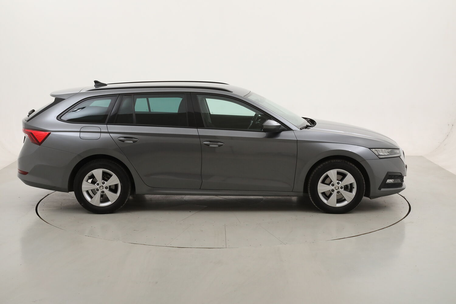 Skoda Octavia Wagon Executive DSG usata del 2022 con 110.632 km