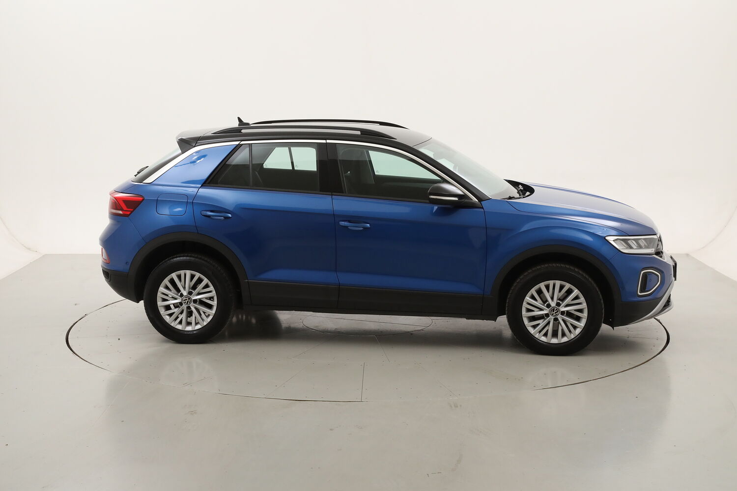 Volkswagen T-Roc Life DSG usata del 2023 con 60.143 km