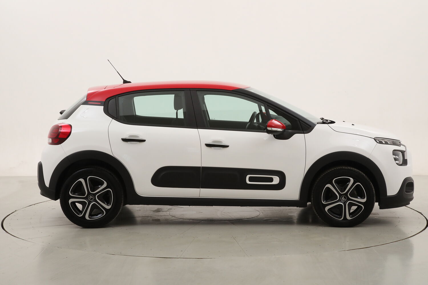 Citroen C3 Shine usata del 2022 con 25.944 km