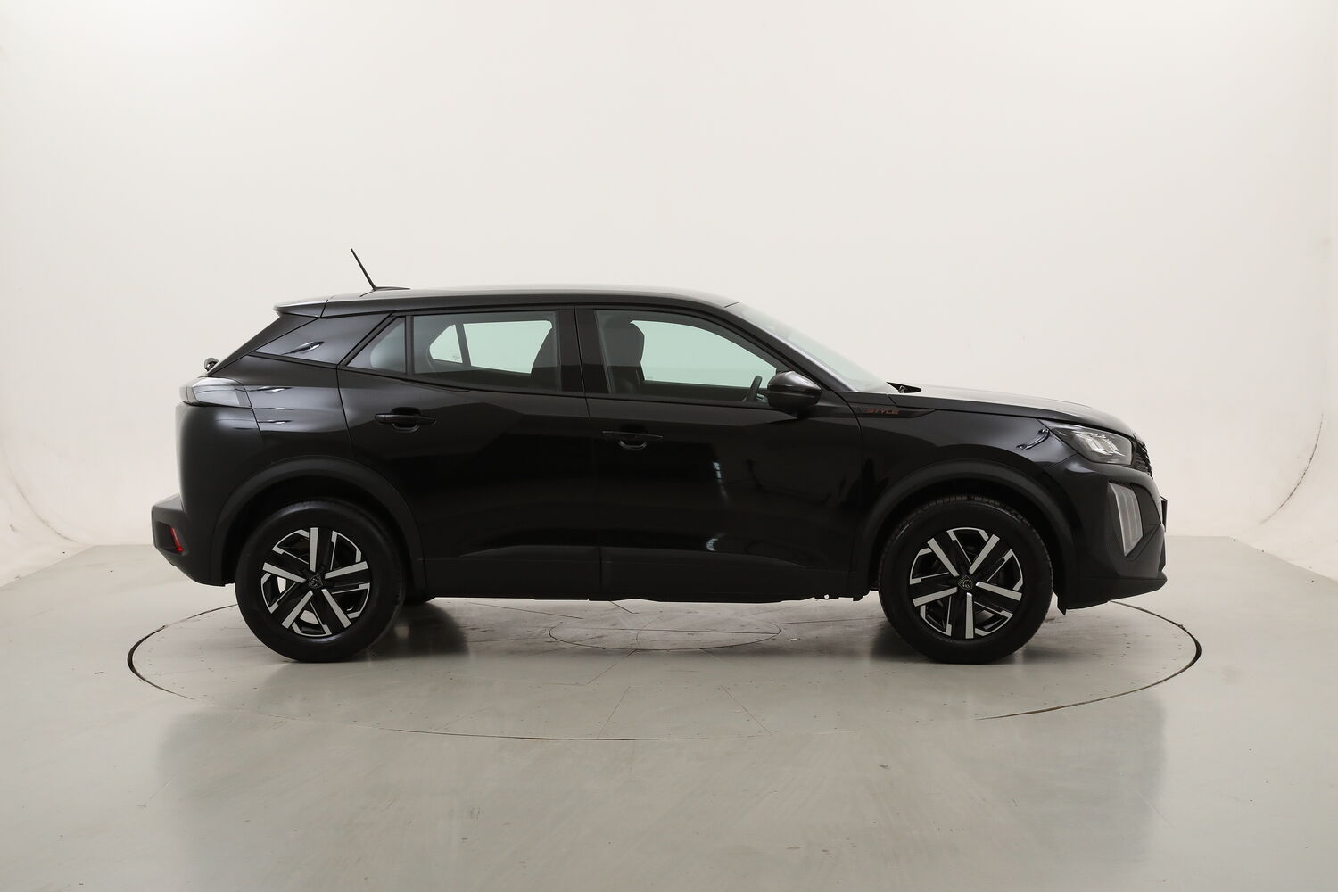 Peugeot 2008 Style usata del 2025 con 19.322 km